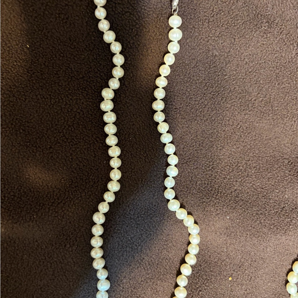 Classic White Pearl Necklace